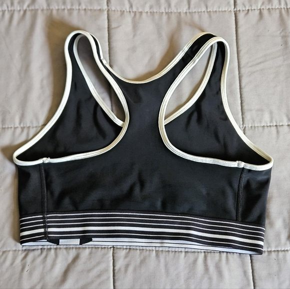 Under Armour Heat Gear Women's Size Medium Unpadded Black Compression Sports Bra - Picture 2 of 5